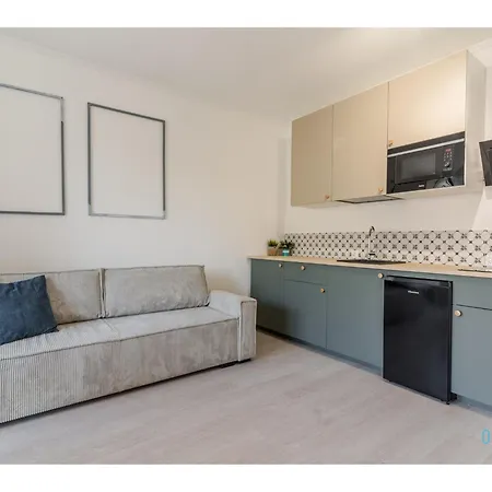 Apartment Shiny *
